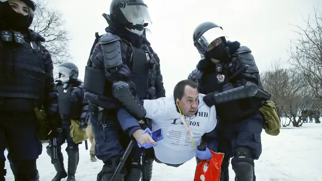Bentrok, Polisi Rusia Tahan Ribuan Pendukung Alexei Navalny