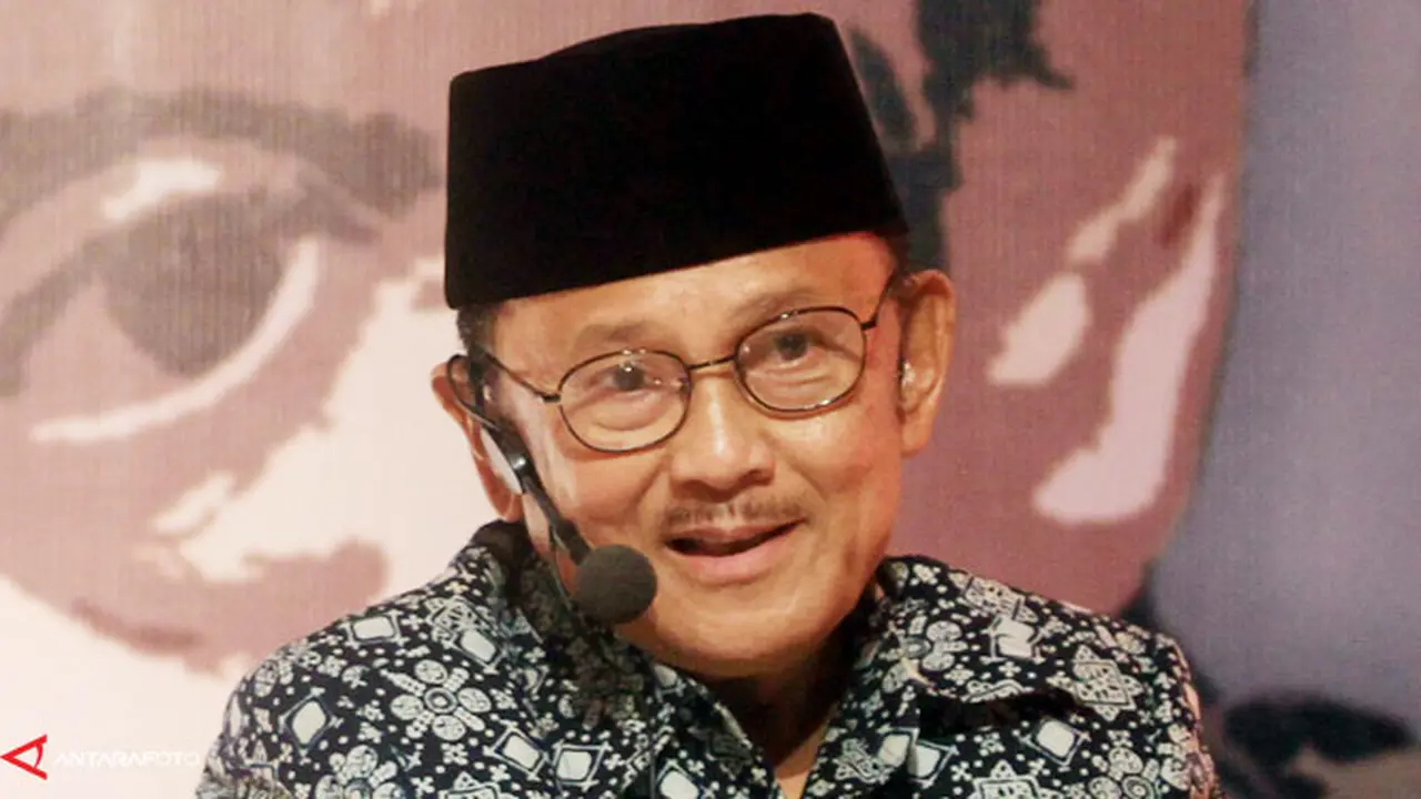 bj-habibie130411d.jpg
