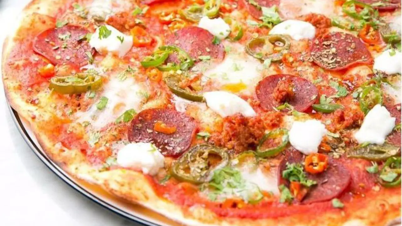 Cara Makan Pizza Paling Nikmat a ala Executive Chef Pizza Express