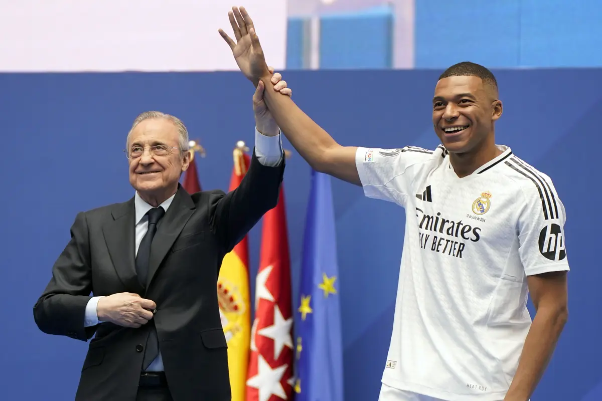 Foto: Bahagianya Kylian Mbappe saat Diperkenalkan Real Madrid