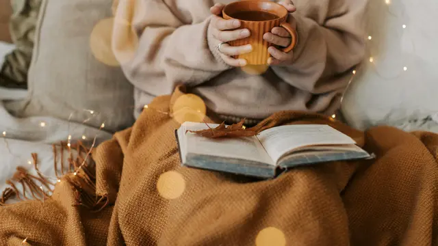 7. Menikmati Momen Santai dengan Self-Care