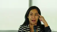 Produser 'Tanah Mama' Nia Dinata memberikan keterangan seputar proses pembuatan film dokumenter Tanah Mama di kantor redaksi Liputan6.com, Jakarta (9/1/2015). (Liputan6.com/Helmi Fithriansyah)