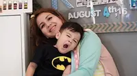 Beberapa artis cantik ini ternyata melakukan proses bayi tabung demi meraih impian mereka menggendong momongan. (Instagram/tya_ariestya)