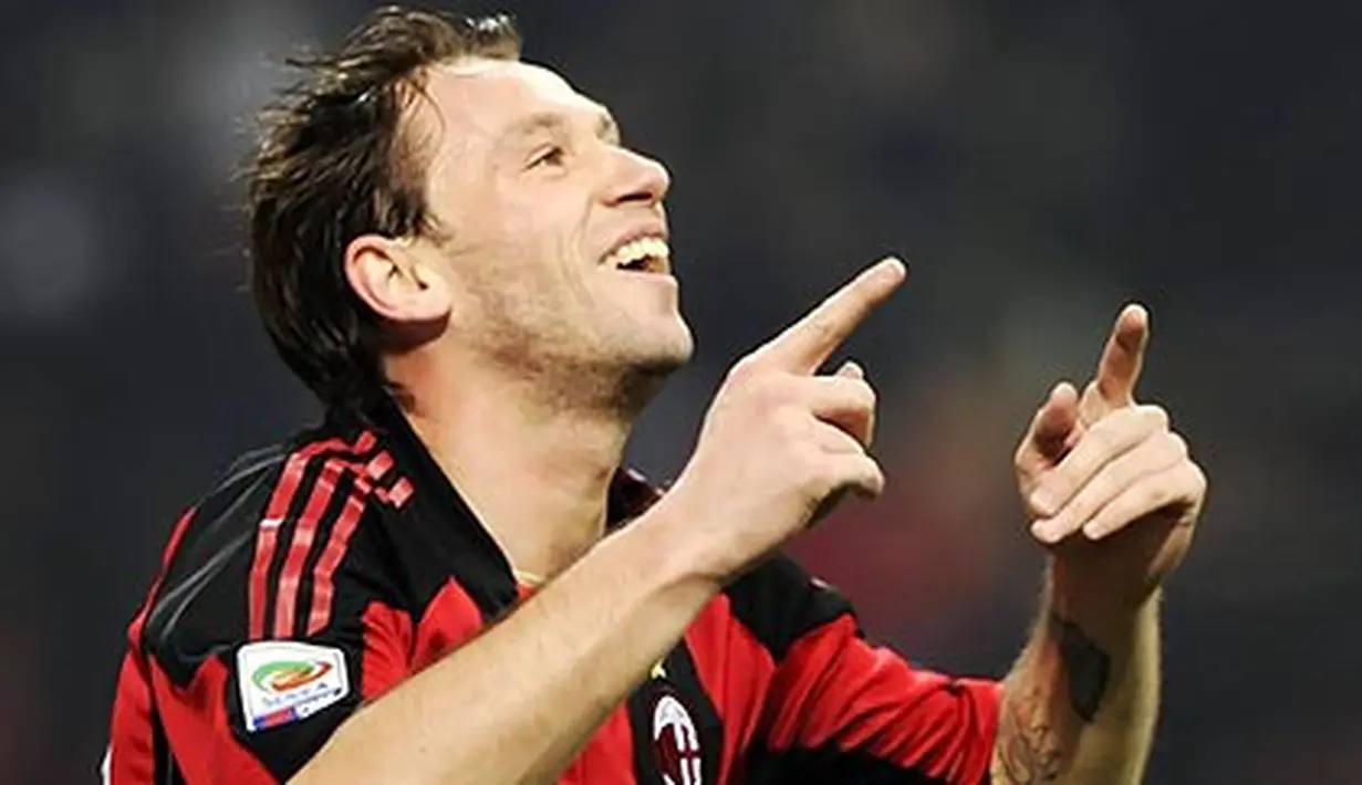 Wajah ceria Antonio Cassano usai mencetak gol pertamanya untuk AC Milan yang melumat Parma 4-0 dalam lanjutan Serie A di San Siro, 12 Februari 2011. AFP PHOTO/OLIVIER MORIN