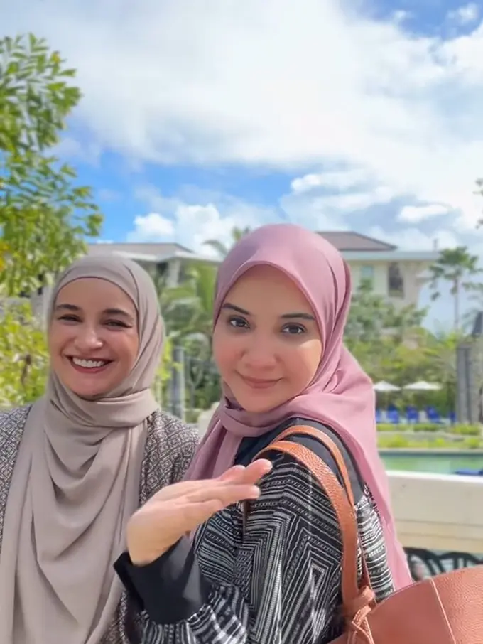 Shireen dan Zaskia Sungkar. [Foto: Instagram/zaskiasungkar15]