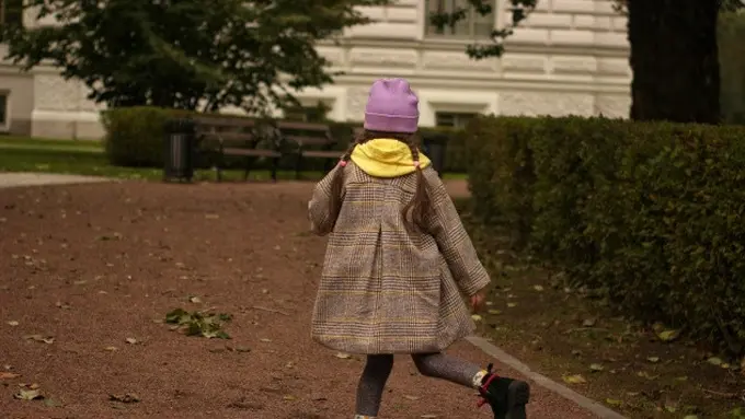 Ilustrasi Tunik Anak (Credit: Mary She/Unsplash)