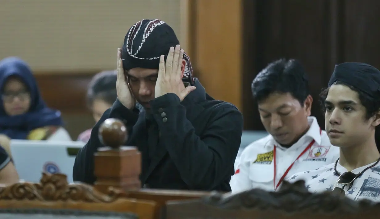 "Jadi ada 3 pasal yang kita laporkan di sini," pungkas Jack Boyd Lapian. (Nurwahyunan/Bintang.com)