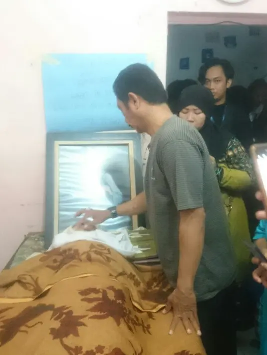 Artis senior Laila Sari meninggal dunia di kediamannya yang terletak di kawasan kampung artis Tangkiwood, kawasan Mangga Besar Jakarta Barat. Kini, almarhum yang meninggal dalam usia 82 tahun itu disemayamkan di kediamannya. (Bambang E Ros/Bintang.com)