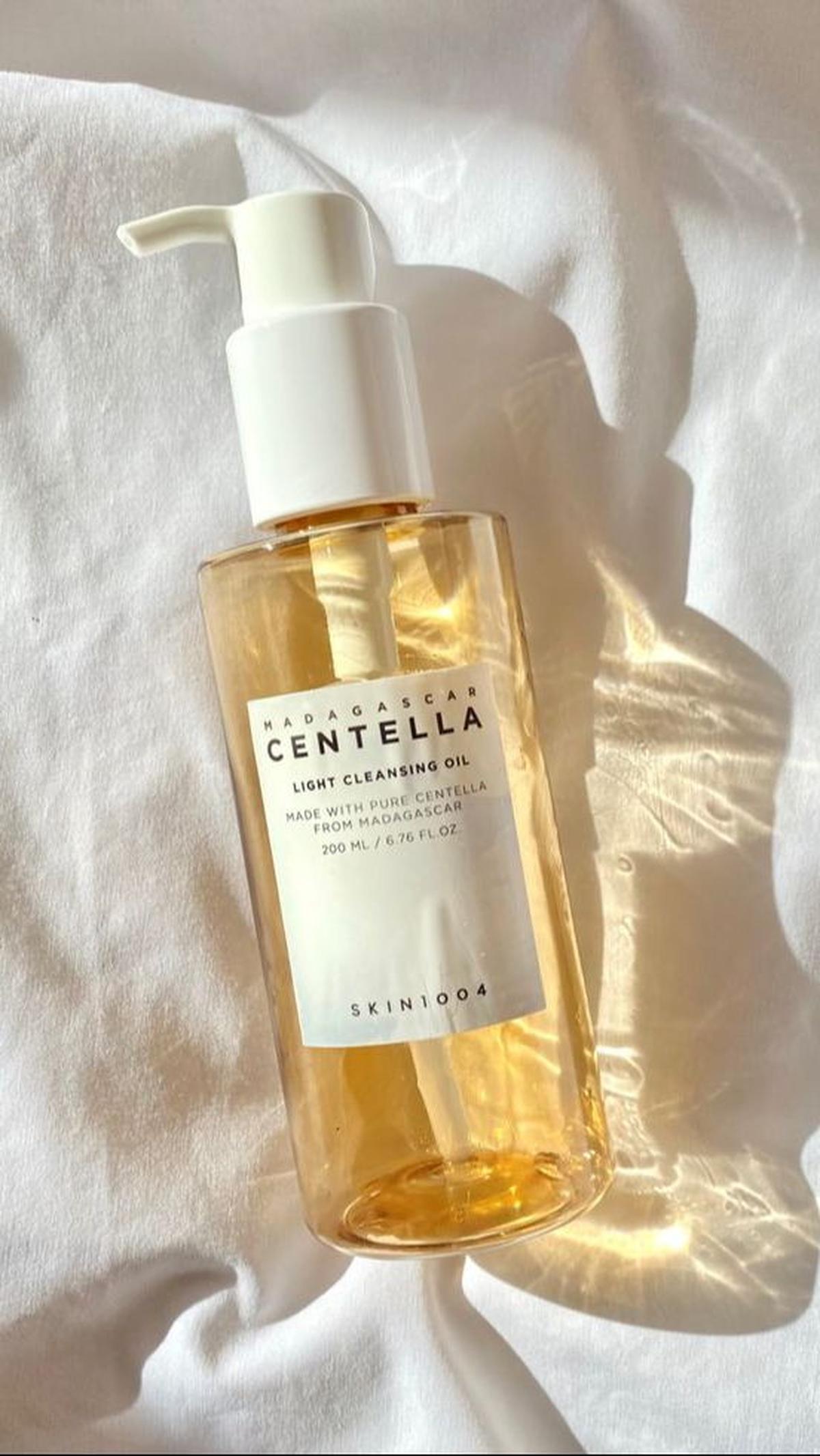 <b>Gunakan Konsentrasi AHA/BHA yang Ringan dan Gunakan Turunan Retinoid&nbsp;</b><span style="border-color: rgba(229,231,235,var(--tw-border-opacity)); --tw-border-opacity: 1; --tw-shadow: 0 0 #0000; --tw-ring-inset: var(--tw-empty, ); --tw-ring-offset-wi