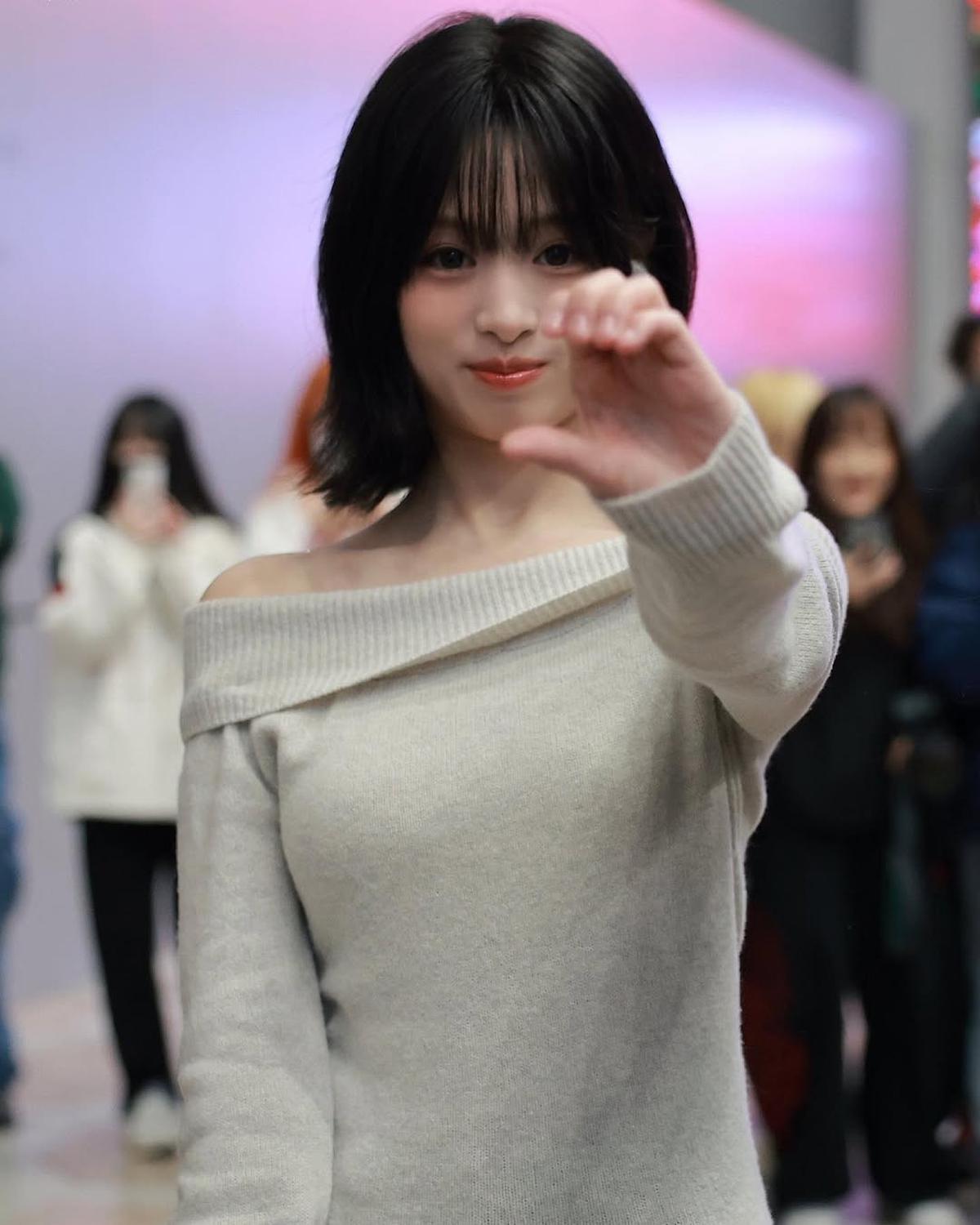 5 Potret Cantik Ahyeon BABYMONSTER dengan Rambut Pendek Terbaru, Bikin Klepek-Klepek