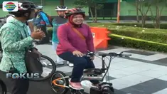 Wali Kota Risma menerapkan peraturan bersepeda ke kantor karena mengaku di kalangan PNS banyak yang menderita penyakit jantung.