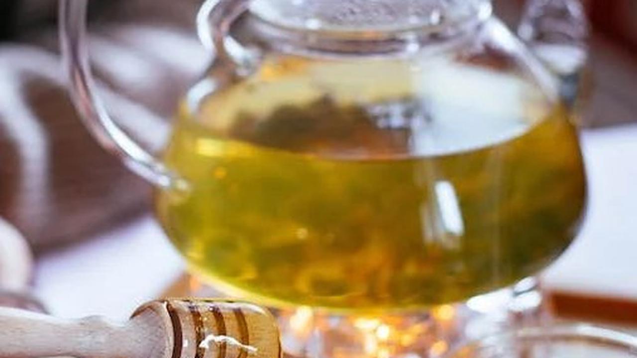 1. Madu dan Air Hangat: Detoksifikasi Alami