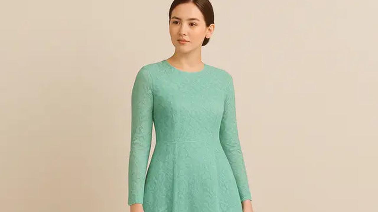 Tampil Cantik dan Anggun dengan 7 Model Gamis Kebaya Brokat Modern, Tertarik Coba?