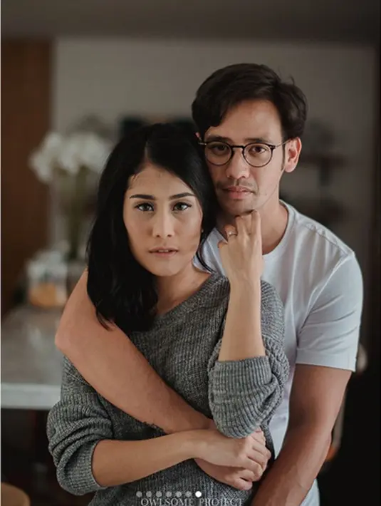 "Alhamdulillaaahh punya bini yang lebih konyol,lebih lucu,lebih banyol dari gw..lumayan hiburan setiap hari. 😘❤️". -trbdmn tulis Tarra dalam Instagram. (Instagram/tarrabudiman)