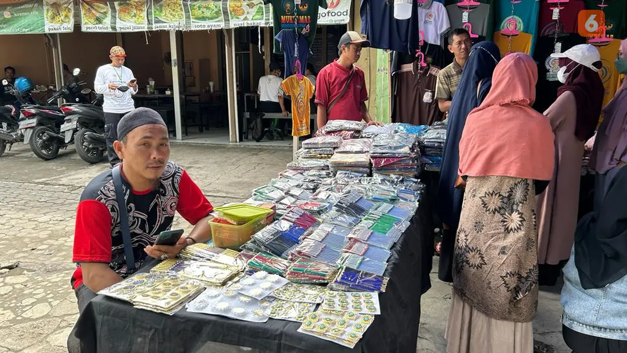Gemerincing Cuan dari Penggembira Muktamar Muhammadiyah untuk Pedagang Souvenir