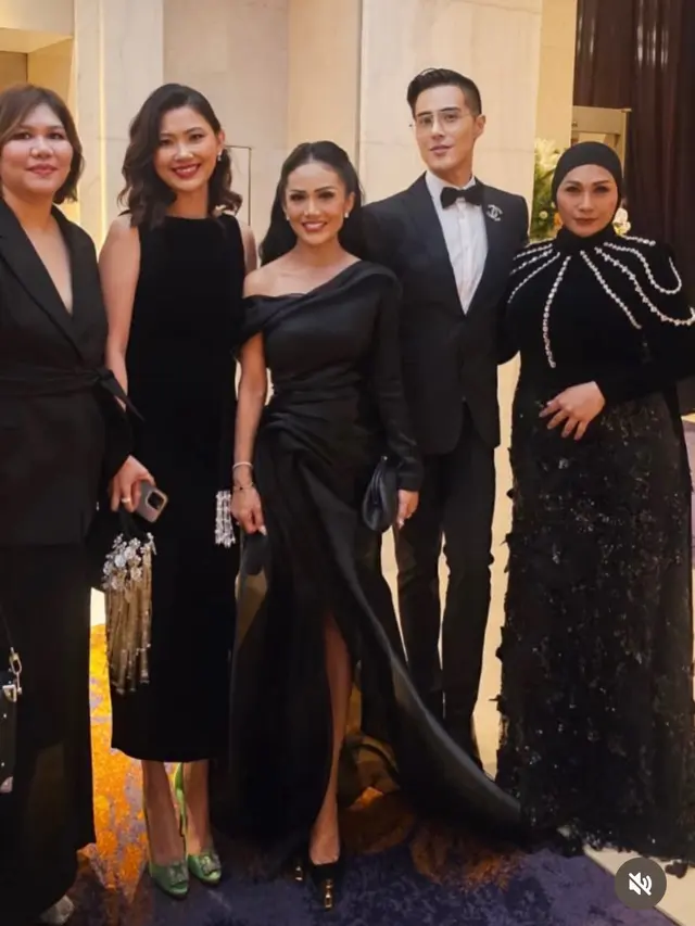 Krisdayanti di Resepsi Syifa Hadju dan EL Rumi. [@pamelausanto]