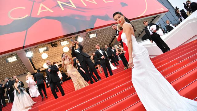 Festival-Film-Cannes-Adriana-Lima