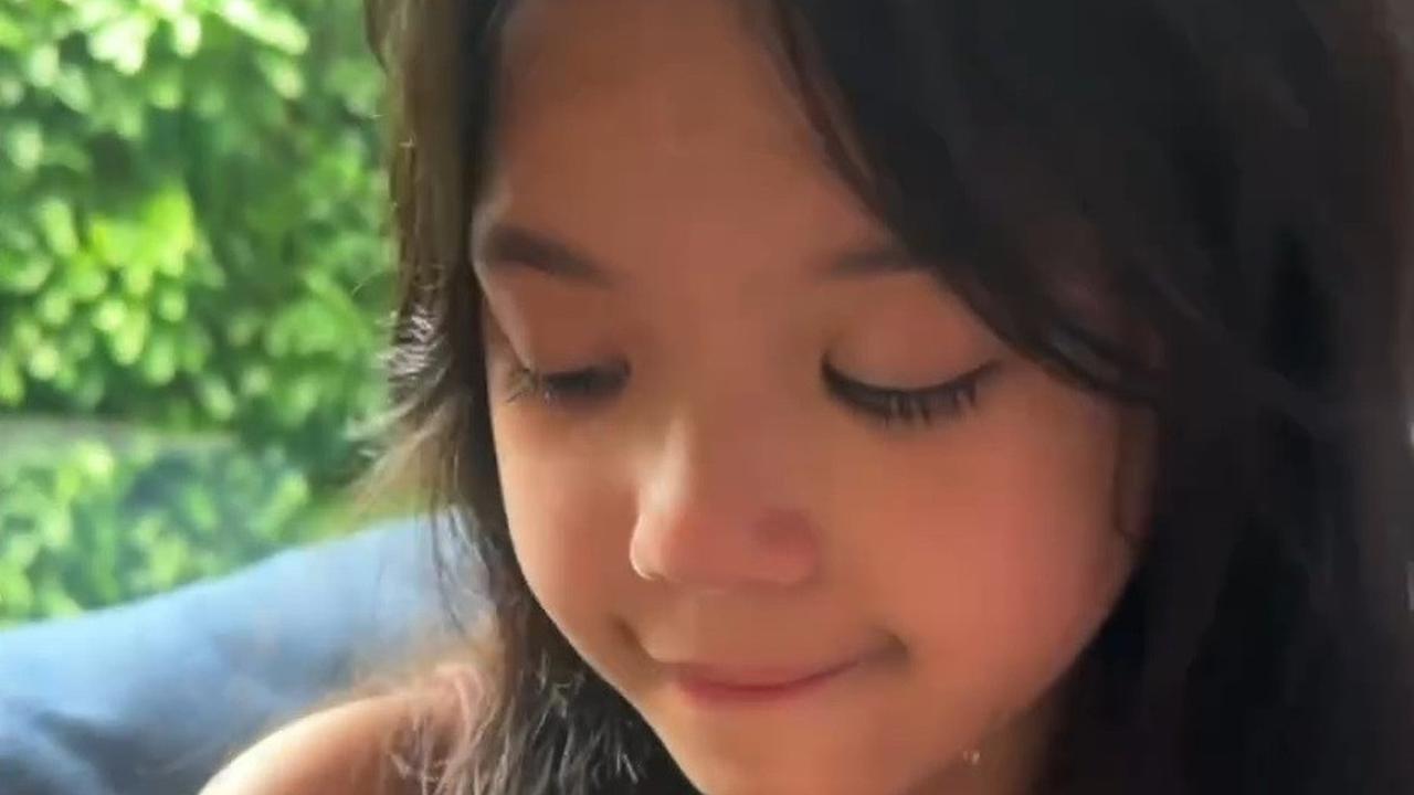 7 Potret Gempi Nangis Bahagia Dapat Handphone Pertamanya, Ada Perjanjian yang Harus Disepakati