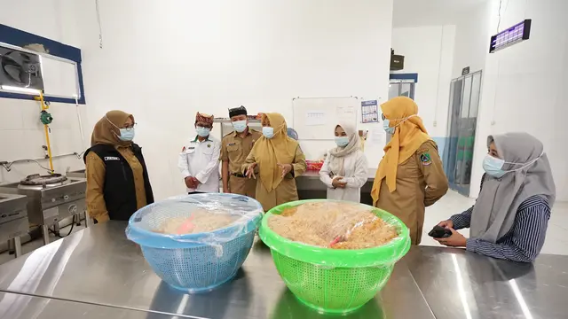 Bupati Ipuk Tegaskan Pentingnya Higienitas Dapur dan Penerapan SOP Program MBG di Banyuwangi 