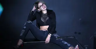 Artis seksi Nikita Mirzani kembali dipercaya menjadi wanita penghibur dalam film terbarunya berjudul, Jakarta Undercover: Refleksi Cinta, Pesta, dan Realita. Ia berperan sebagai Sasha. (Nurwahyunan/Bintang.com)