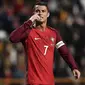 6. Cristiano Ronaldo (Portugal), empat gelar Ballon d'Or pernah diraih bintang Real Madrid ini. Bersama timnas Portugal, CR7 baru saja meraih gelar juara Piala Eropa 2016. Piala Dunia 2018 adalah target Ronaldo selanjutnya. (AFP/Francesco Leong) 