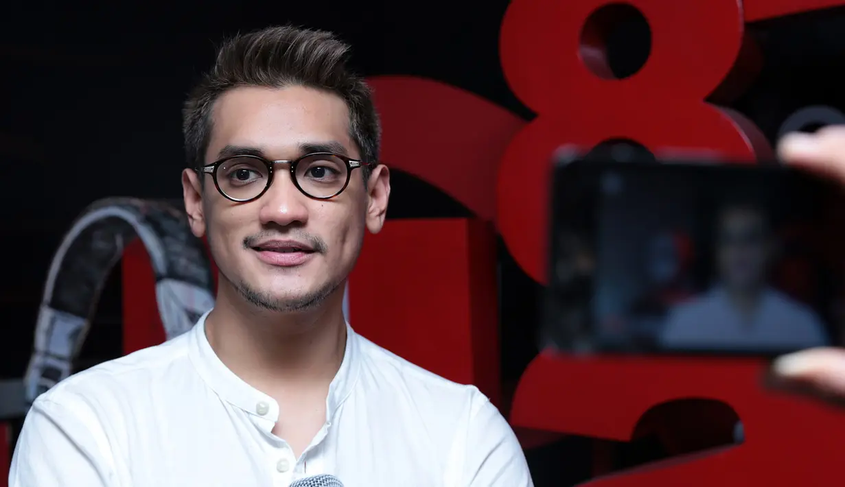 Mendekati lebaran, Afgan tengah sibuk menyelesaikan promo singlenya. Setelah itu, selama tiga minggu, ia akan mengisi libur lebaran dengan menyambangi negara di eropa, seperti Amsterdam, Paris dan Roma. (Deki Prayoga/Bintang.com)