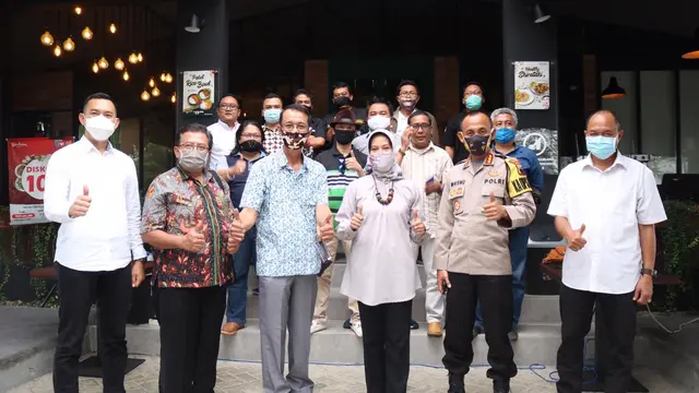 Diskusi mengenai kekerasan perempuan dan anak oleh komunitas Pers dan Mitra Kerja di Purwokerto. (Foto: Liputan6.com/Dok. Pers dan Mitra Kerja)