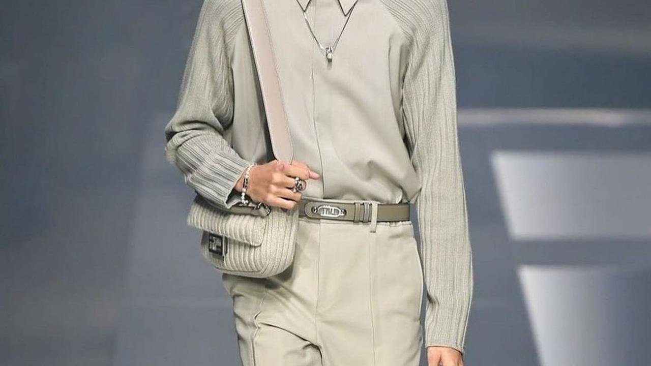 6 Potret Rizal Rama, Model Indonesia yang Tampil di Paris Fashion Week 2022