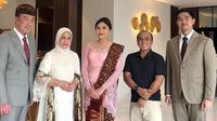 Penampilan keluarga Joko Widodo di Bali. [IG: @tirta_harum]