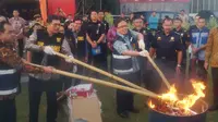 Menkeu Bambang Musnahkan 28 Juta Batang Rokok Tanpa Cukai