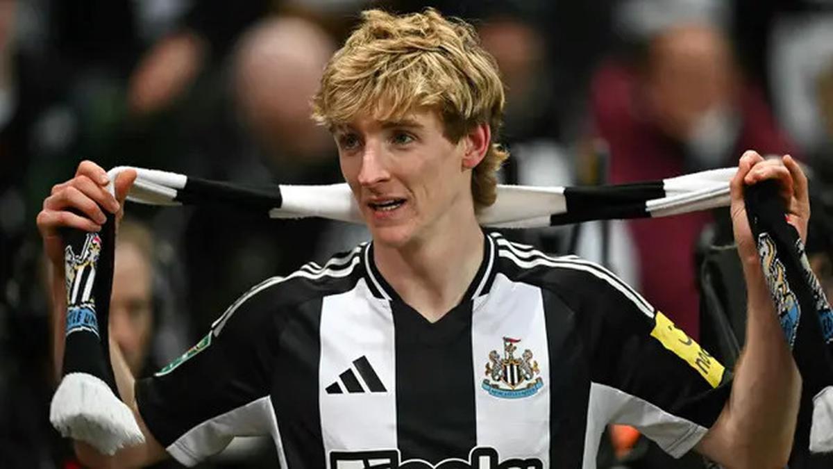 Liverpool Mundur dari Perburuan Alexander Isak, Asa Arne Slot Pupus