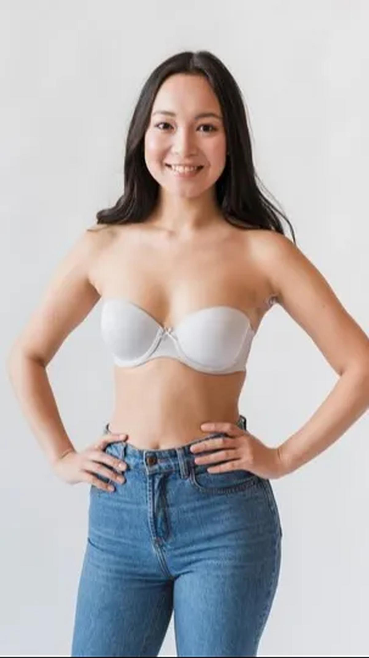 3. Bandeau Bra: Nyaman untuk Payudara Kecil