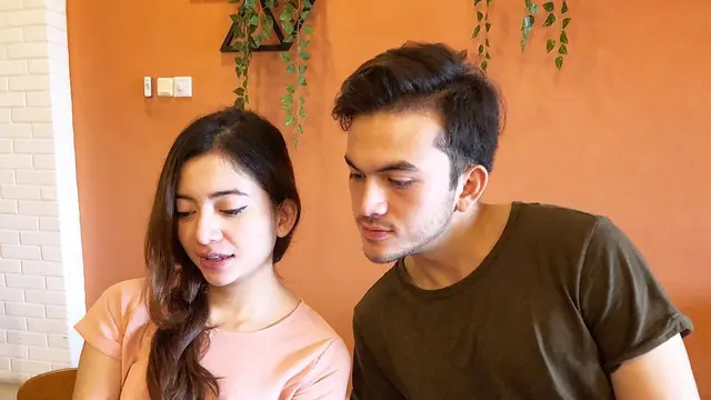 6 Potret Kebersamaan Rizky Nazar dan Kakaknya, Bak Sepasang Kekasih