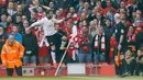 Gelandang Manchester United, Juan Mata merayakan selebrasi usai mencetak gol ke gawang Liverpool saat Laga Liga Premier Inggris di Anfield Stadium, Inggris, Minggu (22/3/2015 ). Manchester United menang 2-1 atas Liverpool. (Reuters/Carl Recine)