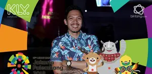 Dukungan Reza Nangin dan Sang anak beri dukungan dan semangat untuk para atlet bulutangkis Indonesia yang akan bertanding hari ini.