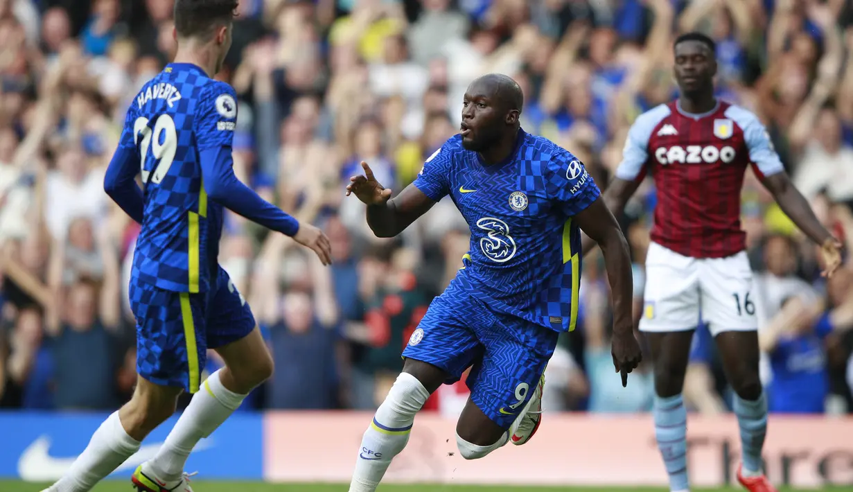 Romelu Lukaku. Striker berusia 28 tahun baru saja didatangkan Chelsea dari Inter Milan awal musim 2021/2022 ini dengan nilai transfer 115 juta euro. Bagi Lukaku, ini adalah periode keduanya bersama The Blues yang sempat diperkuatnya pada 2011/2012 dan 2013/2014. (AP/Ian Walton)