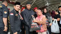 Bantu Persoalan Ekonomi, Hercules Dorong Aksi Berbagi ke Warga Membutuhkan