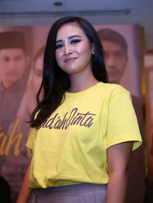 Penyanyi yang juga pemeran, Ayushita kembali menunjukkan kemampuan aktingnya. Dalam film Bid'ah Cinta, ia mengaku banyak mendapat pelajaran soal agama. Apalagi film ini banyak mengambil latar belakang santri. (Nurwahyunan/Bintang.com)