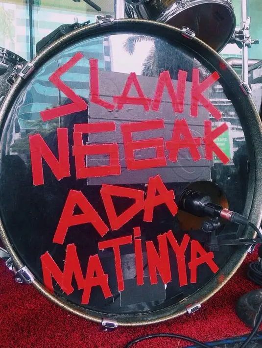 Dalam kesempatan itu, Kaka mengungkapkan kedatangannya untuk silaturahi dan menolak Revisi UU KPK yang tengah dirundingkan DPR melalui musik. (Dezmond Manullang/Bintang.com)