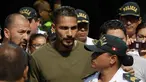 Kapten timnas Sepak Bola Peru Paolo Guerrero saat tiba di Lima, Peru (15/5). Kapten Timnas Peru tersebut gagal menjemput mimpinya untuk tampil di Piala Dunia 2018 Rusia setelah tersandung kasus doping. (AP/Martin Mejia)