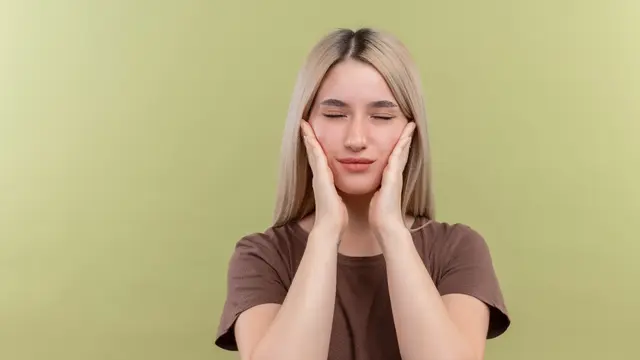 Olahraga Jaw and Tongue Release Pagi Hari untuk Wajah Lebih Rileks dan Napas Lebih Lega
