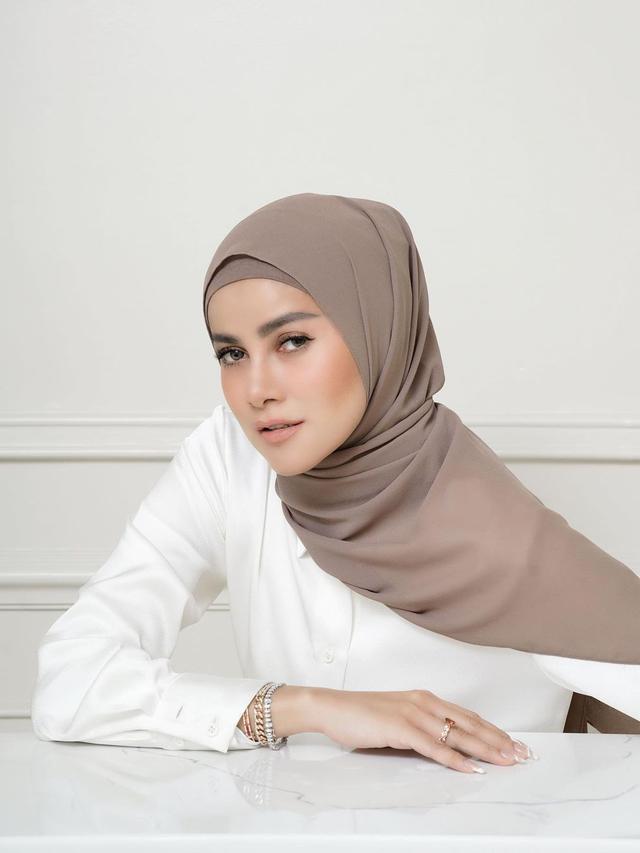 6 Artis Wanita yang Putuskan Hapus Tato, Terbaru Sheila Marcia