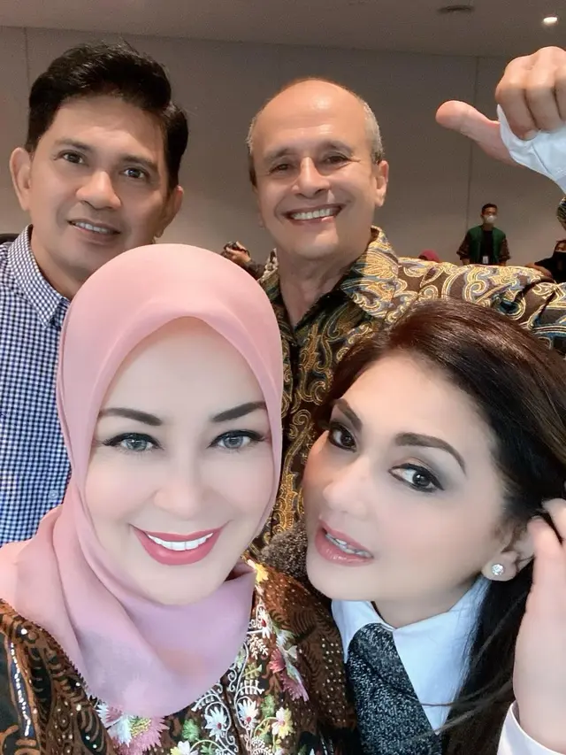 Chintami Atmanagara, Nia Daniaty, Barry Prima dan Ronnie Sianturi (Foto: Instagram/@chintamiatmanagara)