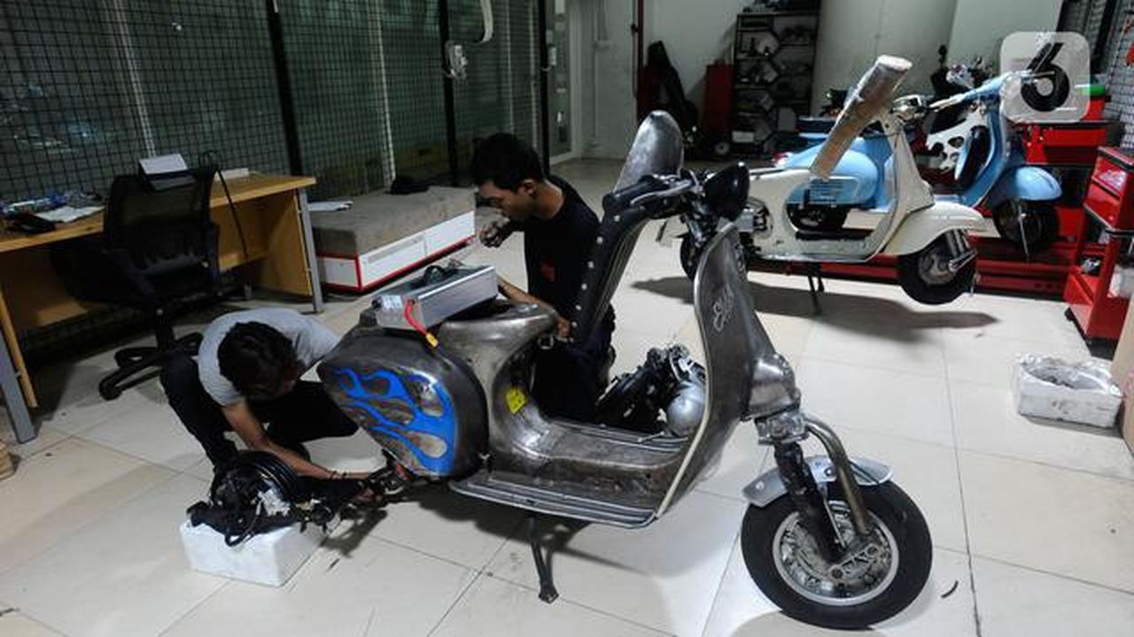 Bahlil Siap Tebar Insentif untuk Konversi Motor BBM ke Listrik