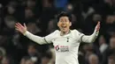 Pemain Tottenham Hotspur, Son Heung-min merayakan gol penyeimbang 2-2 pada laga pekan ke-33 Liga Inggris 2022/2023 di Tottenham Hotspur Stadium, London, Jumat (28/04/2023) WIB. (AP Photo/Alastair Grant)