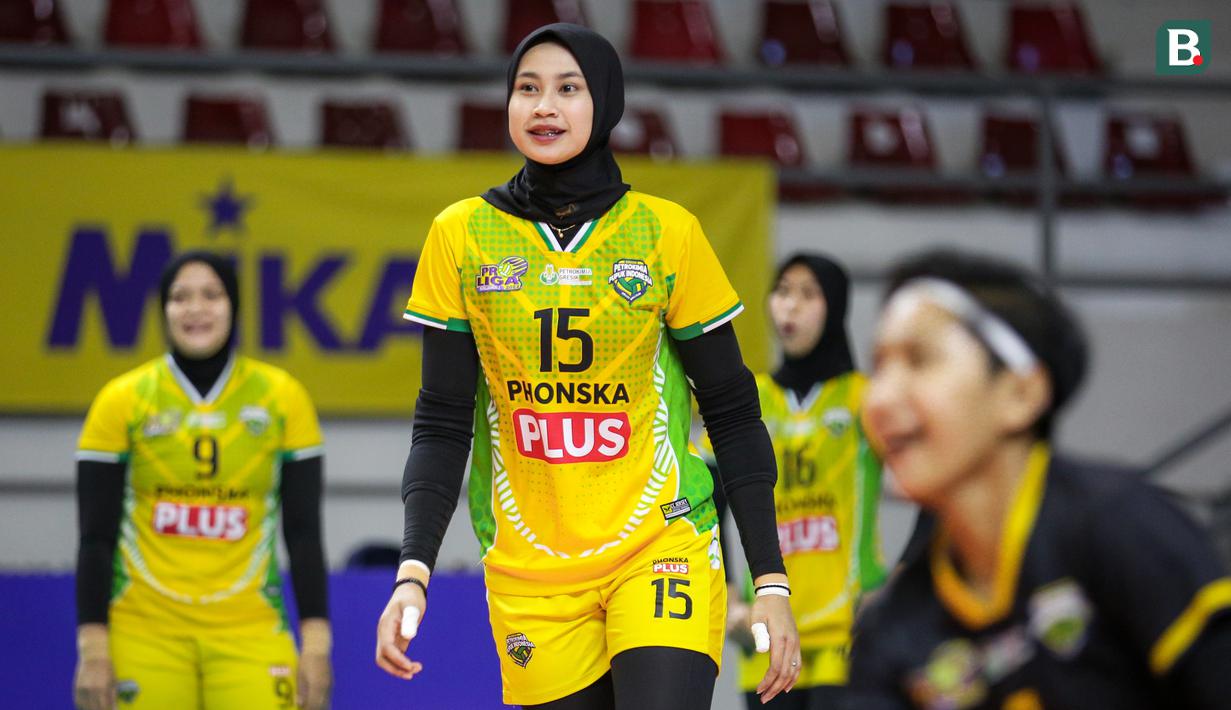 Nama pertama ada outside hitter andalannya Gresik Petrokimia Pupuk Indonesia, Hany Budiarti. Dara kelahiran Kediri, 20 Agustus 1996 tersebut tercatat memiliki pengikut sebanyak 187 ribu di akun Instagramnya @hanybudiarti15. (Bola.com/Bagaskara Lazuardi)