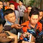 KPK menahan Bupati Cianjur Irvan Rivano Muchar. (Liputan6.com/ Lizsa Egeham)