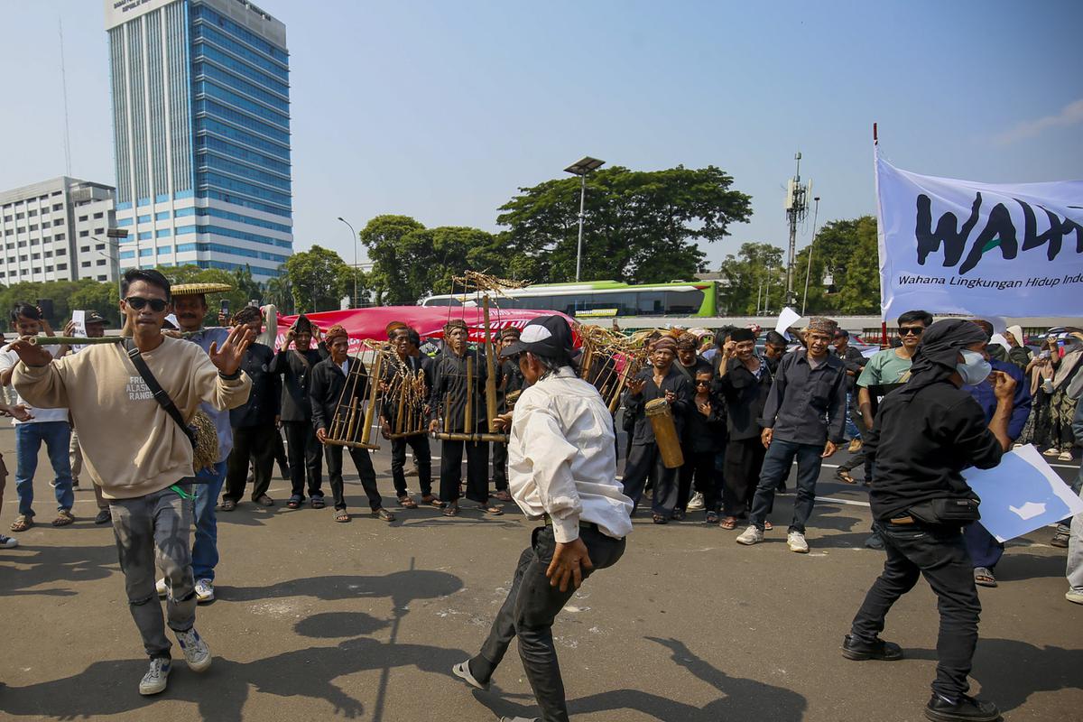 Long March Pejuang Lingkungan di Depan Gedung DPR