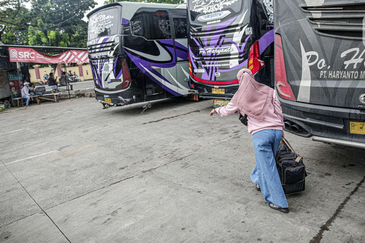 FOTO: Sebagian Pemudik Pulang Kampung Lebih Awal Hindari Puncak Arus MudikFOTO: Sebagian Pemudik Pulang Kampung Lebih Awal Hindari Puncak Arus Mudik