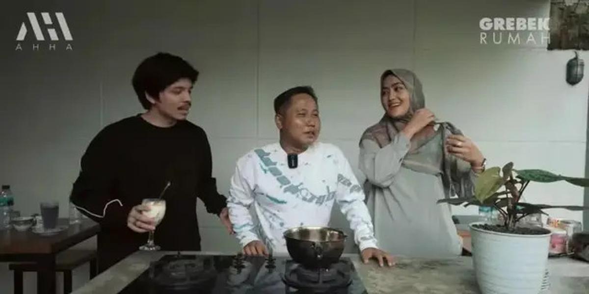 7 Potret Dapur Outdoor di Rumah Narji, Modelnya Estetik dan Cocok untuk Nongkrong